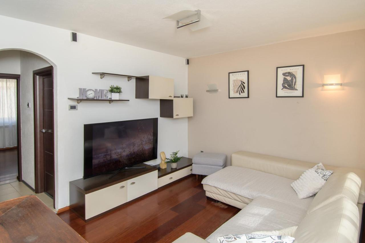 Apartment Stefi Porec Esterno foto