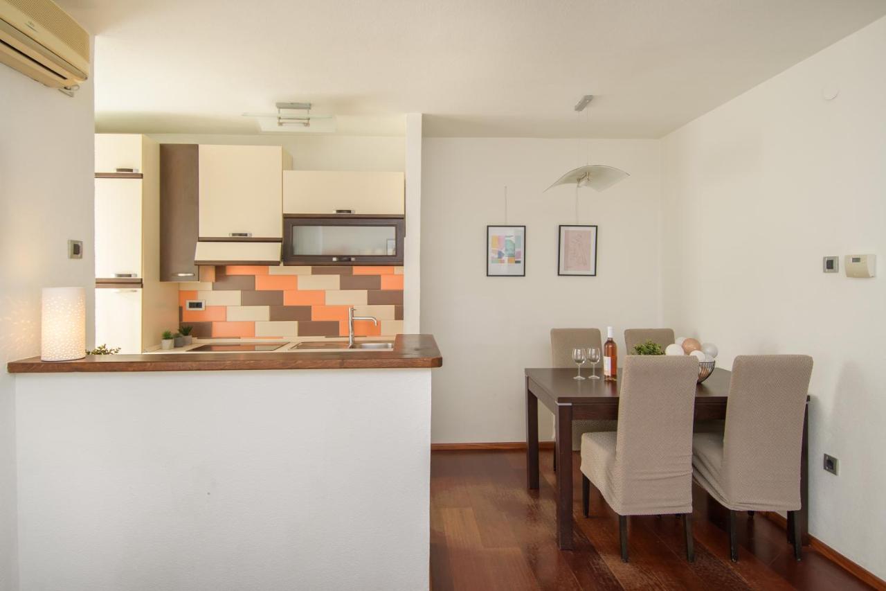 Apartment Stefi Porec Esterno foto
